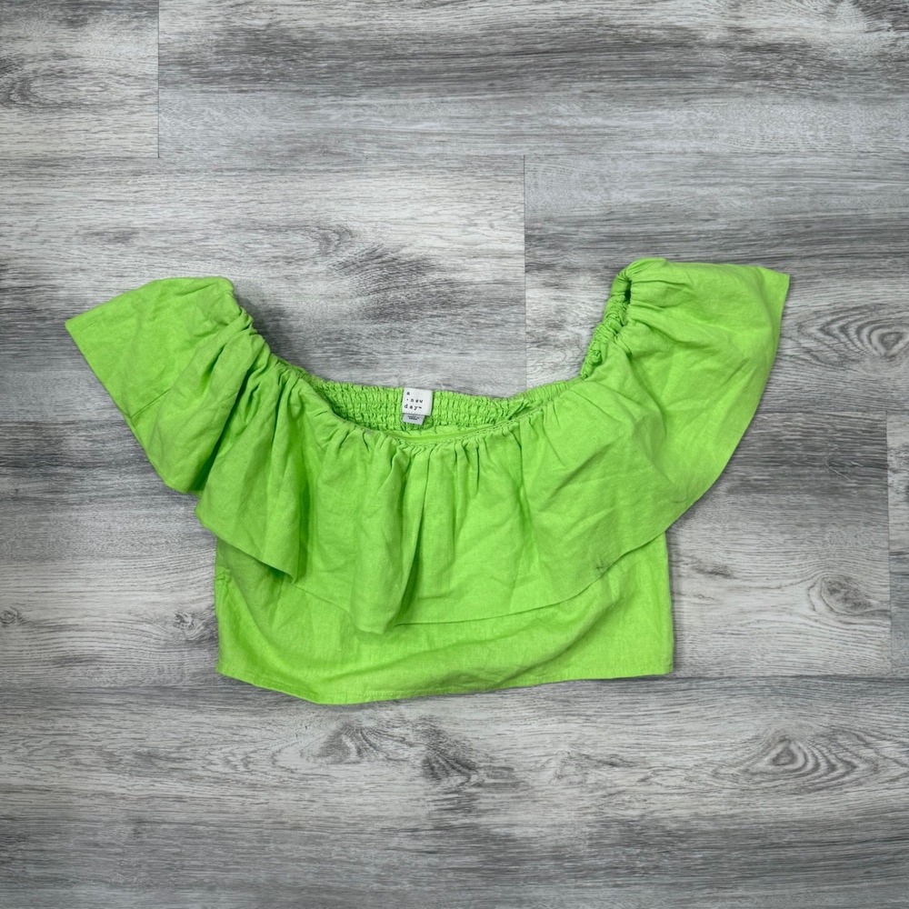 A New Day Green Off Shoulder Ruffle‎ Crop Top Smocked Medium Trendy